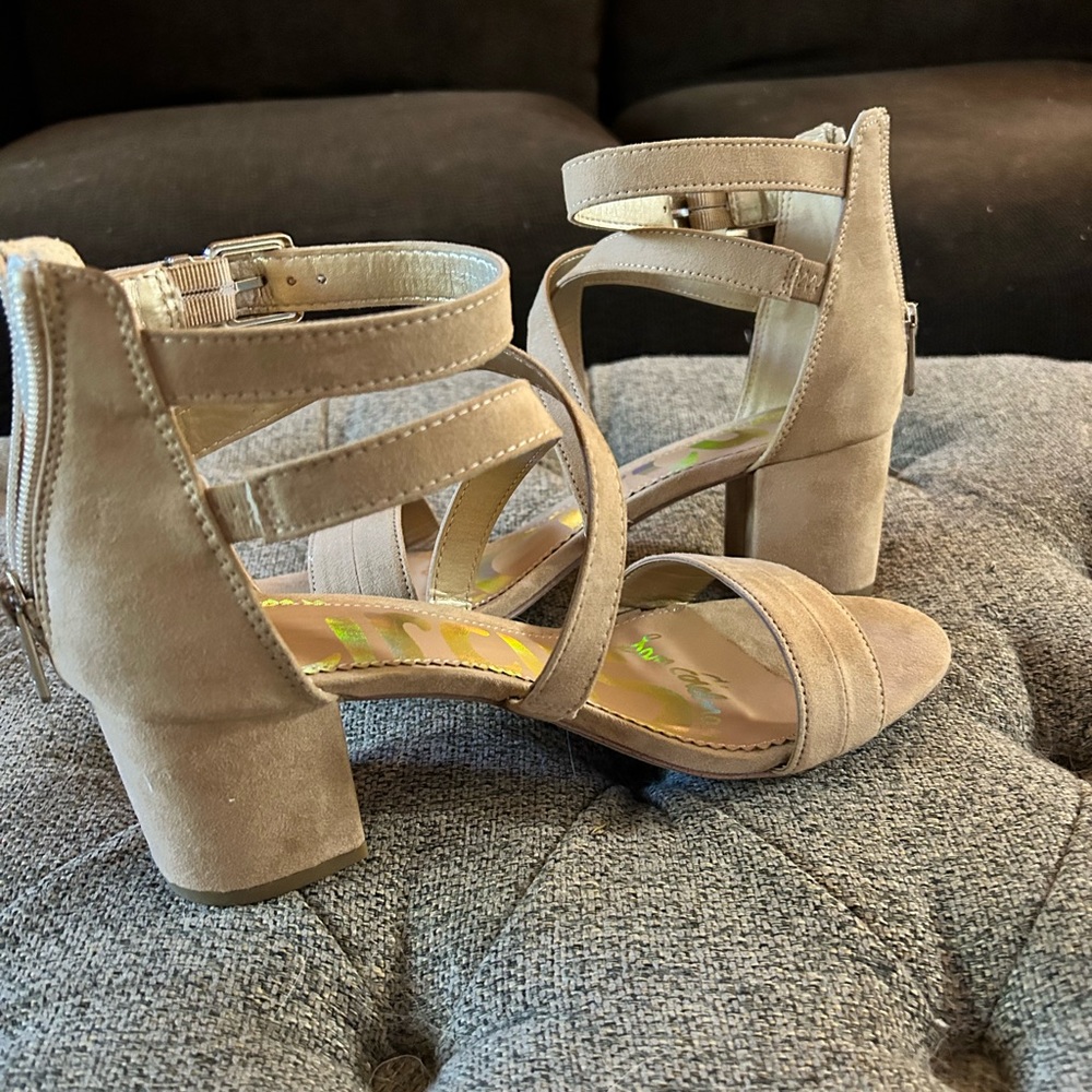 Brand new beige heels